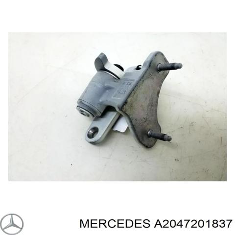 Петля передней двери правая A2047201837 MERCEDES