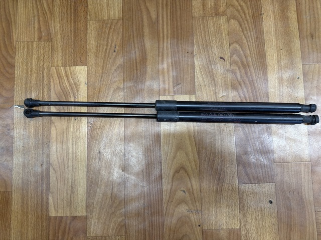 Упор капота 534400E070A TOYOTA
