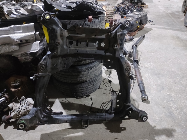 Подрамник передней подвески LR072058 LAND ROVER