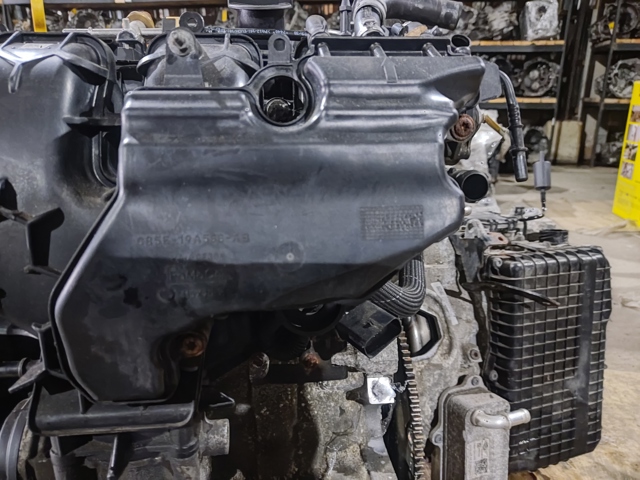 Коллектор впускной LR083482 LAND ROVER