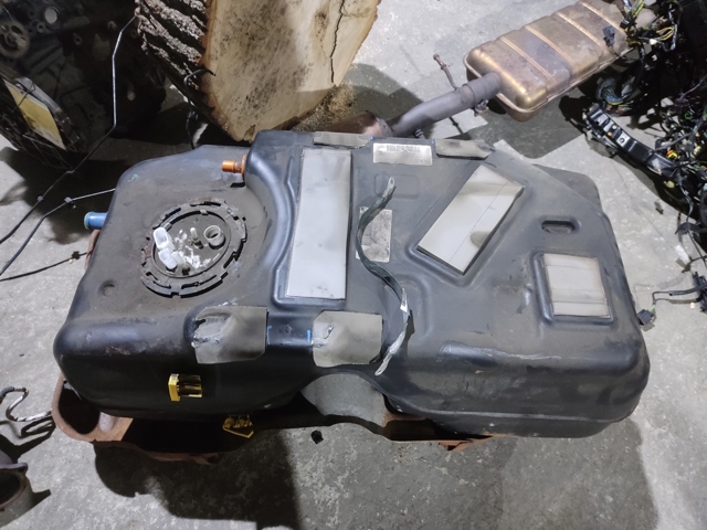 Бак топливный LR084559 LAND ROVER