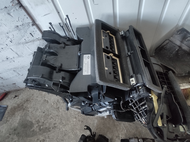 Корпус печки в сборе LR123802 LAND ROVER