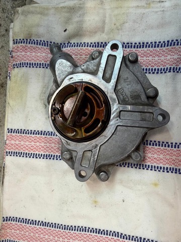 Насос вакуумный 11667542498 BMW