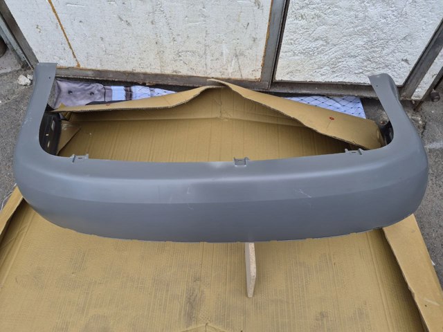 Задний бампер 1U9807421B VAG
