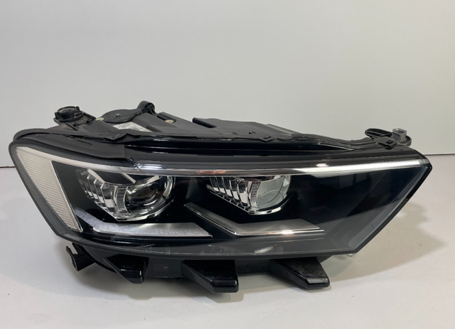Правая блок фара 2GA941774 VAG