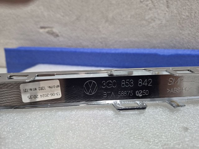 3G08538422ZZ Молдинг бампера заднего правый купить Украина