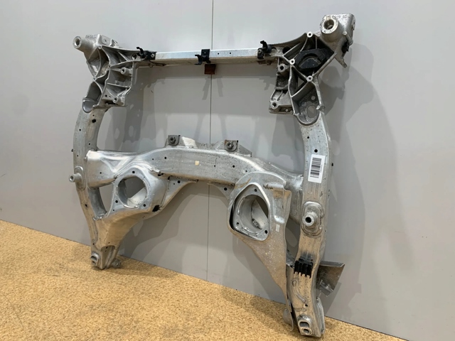 Подрамник передней подвески 6775761 BMW