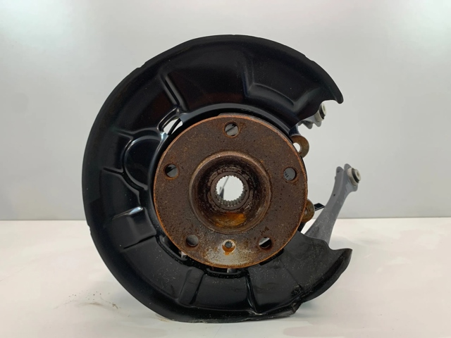 6792530 BMW Цапфа задняя правая купить в Днепр