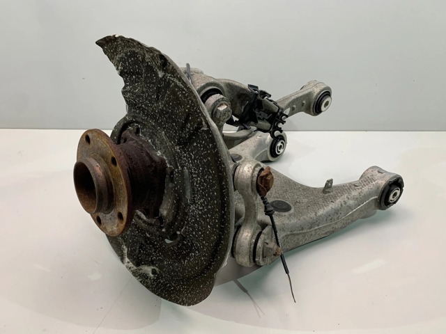 6793770 BMW Цапфа (поворотный кулак) задний правый купить в Хмельницкий