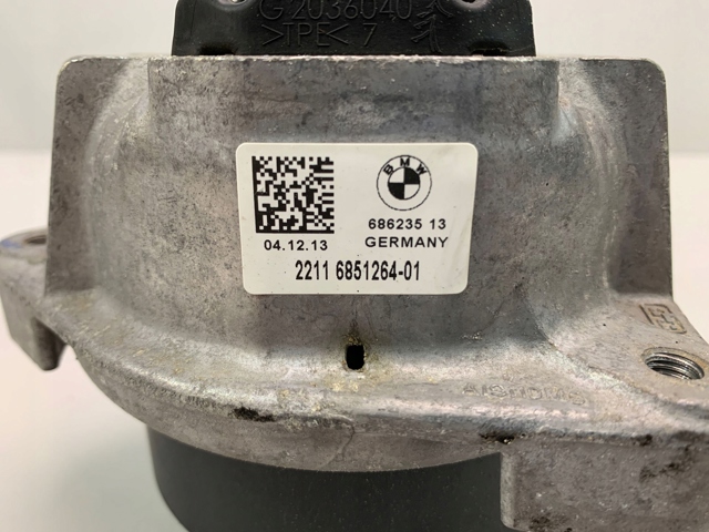Опора двигателя 6851264 BMW