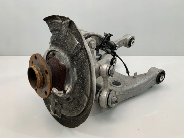 Цапфа правая 6852892 BMW