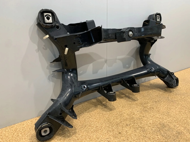 6857722 BMW Балка задней подвески (подрамник) купить в Тернополь