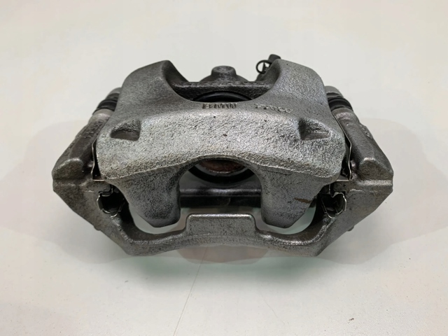 Суппорт тормозной передний левый 6860261 BMW
