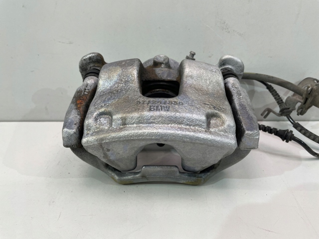 Супорт тормзной 6860267 BMW