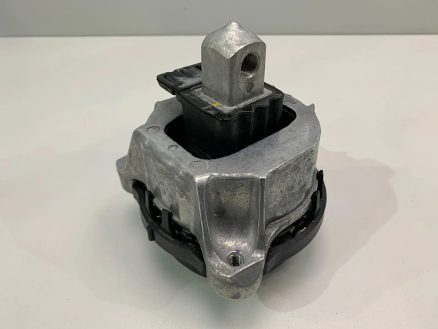Подушка двигателя 6860464 BMW