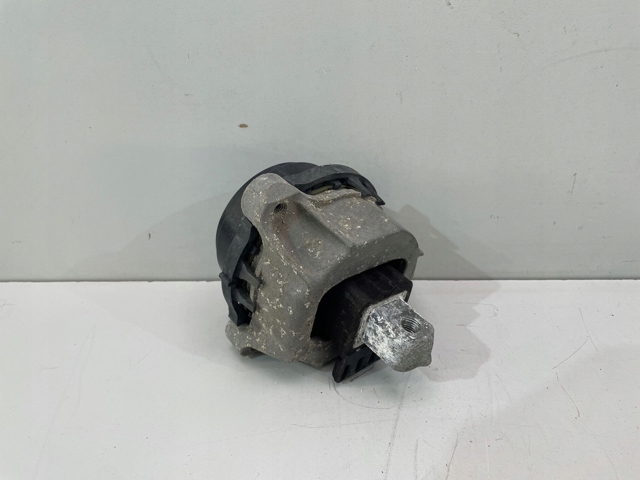 6860472 BMW Правая подушка двигателя купить в Каменское