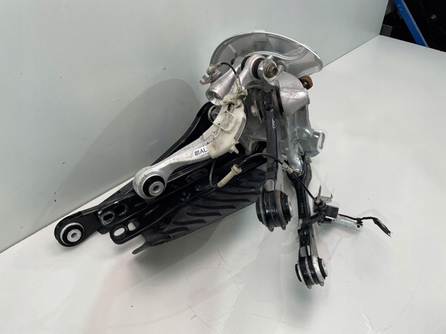 Цапфа поворотного кулака 6866337 BMW