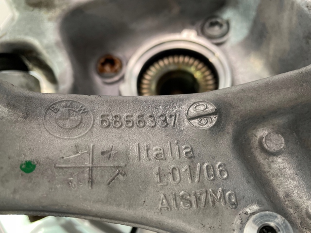 6866337 BMW Цапфа (поворотный кулак) задний левый купить в Полтава