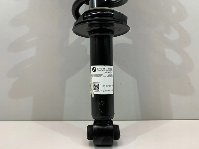 Задний амортизатор 6871802 BMW