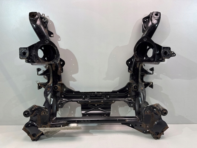 6872121 BMW Подрамник передний купить в Чернигов