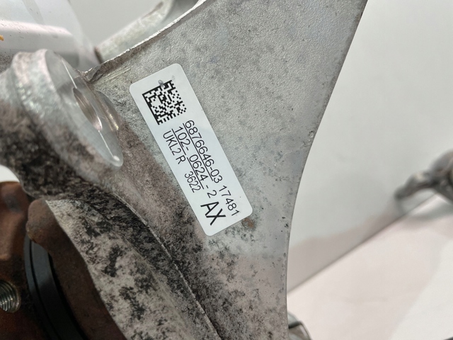 BMW 6876646 Цапфа (поворотный кулак) передний правый в наличии Хмельницкий