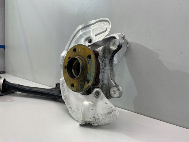 6876646 BMW Цапфа передняя правая купить в Житомир