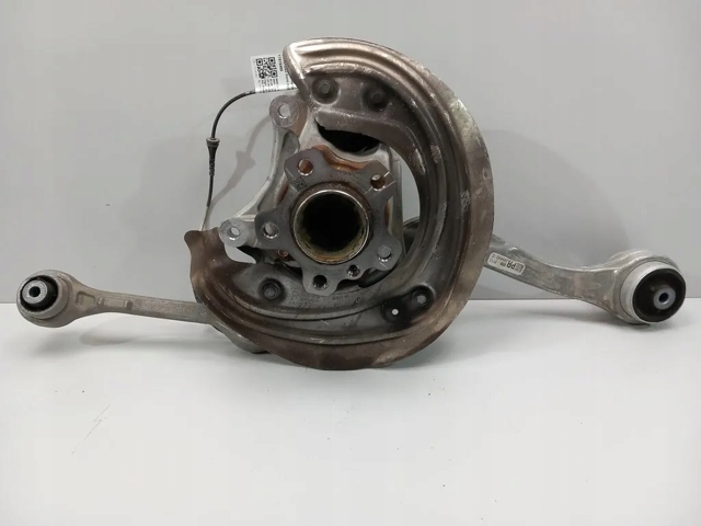 Цапфа поворотная правая 6878610 BMW