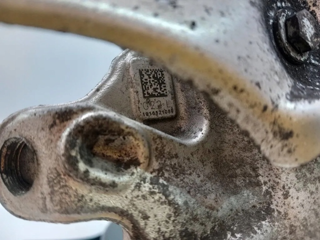 Цапфа левая 6879523 BMW