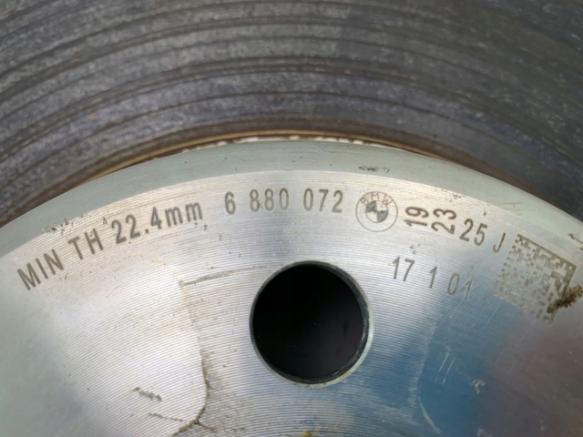 Диск тормозной передний 6880072 BMW