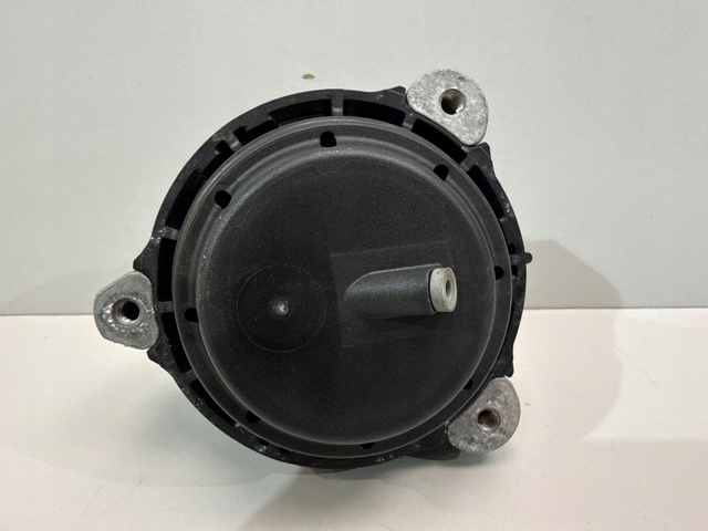 Правая подушка ДВС 6883514 BMW