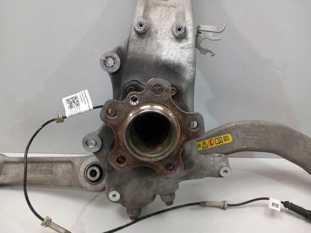 Цапфа поворотного кулака 6884383 BMW