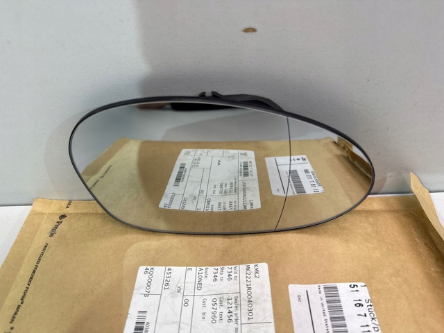 Зеркальный элемент правый 7112584 BMW