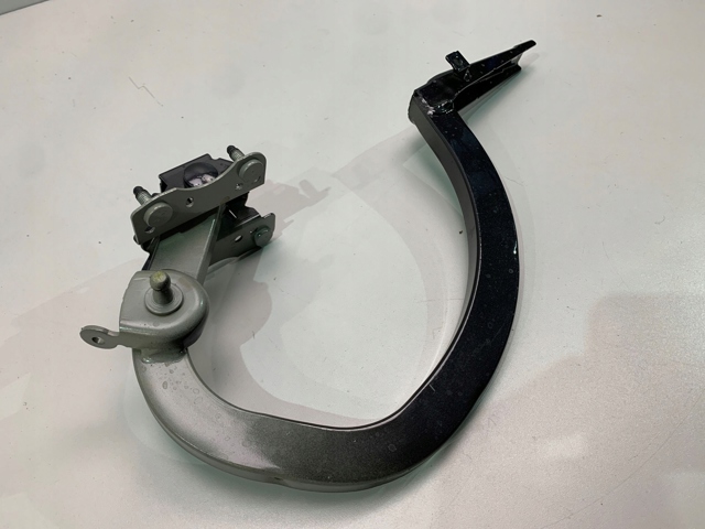 BMW 7366397 Петля крышки багажника в наличии Николаев