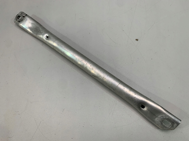 7416970 BMW Распорка передних стоек подвески правая купить в Черкассы