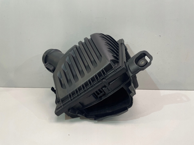  Корпус воздушного фильтра 7609482 BMW