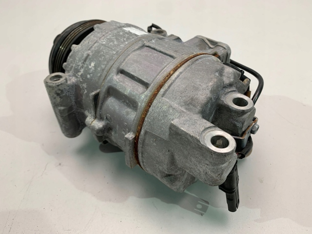 Компрессор климатической установки 9154072 BMW