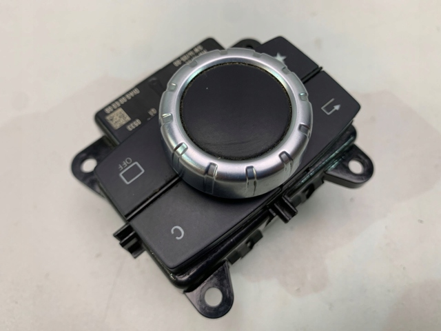 Блок кнопок центральной консоли A2129009828 MERCEDES