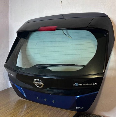 Дверь задняя багажная 901005SA0B NISSAN