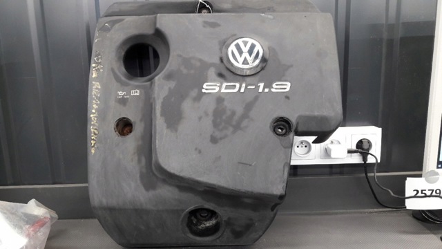 VAG 038103925L Крышка мотора декоративная в наличии Чернигов