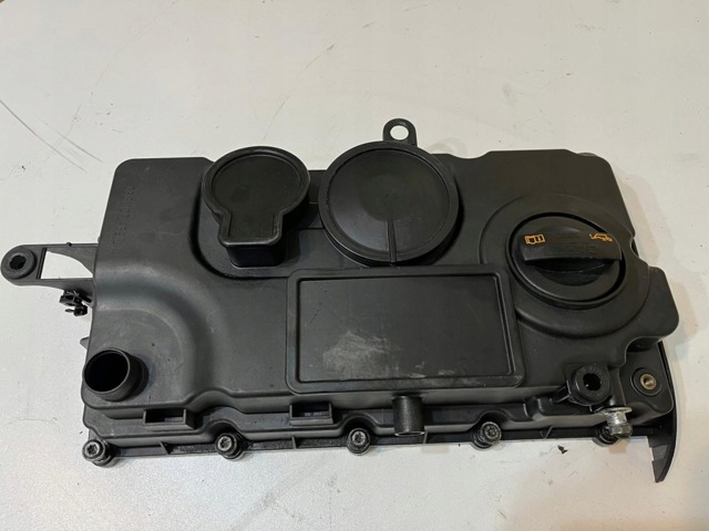 VAG 03G103469L Клапанная крышка в наличии Полтава