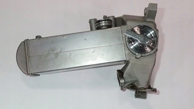 VAG 057131515H Радиатор системы EGR в наличии Николаев