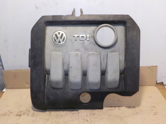 VAG 06A103925CE Крышка мотора декоративная в наличии Полтава