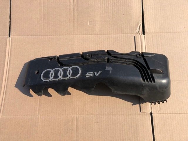 06A103935 VAG Крышка двигателя купить в Львов