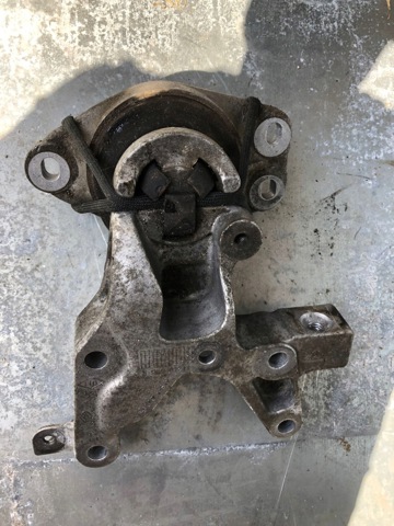 112100006R RENAULT Правая подушка двигателя купить в Днепр