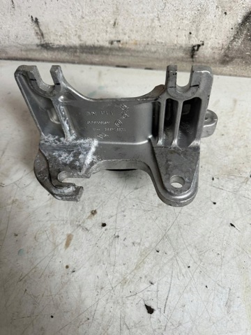 112537433R RENAULT купить в Львов