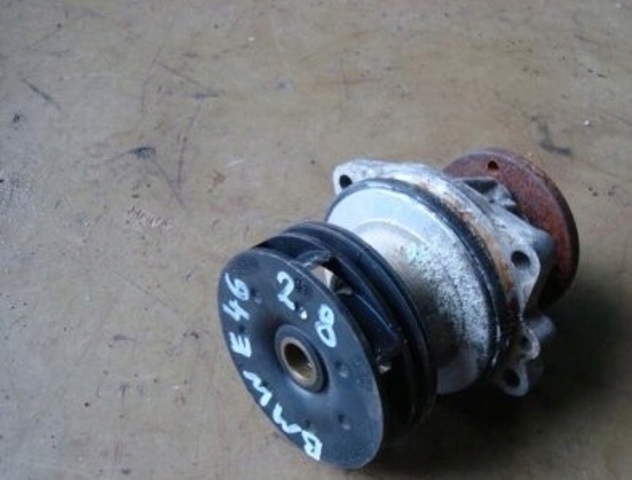 11517788306 BMW Помпа водяная (насос) охлаждения купить в Киев