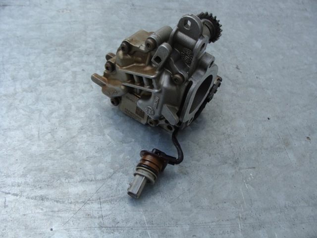 150007372R RENAULT Масляный насос купить в Ровно