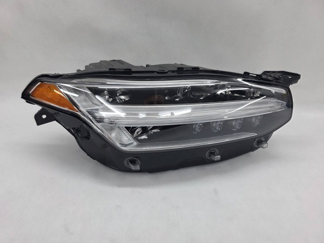 32228687 VOLVO Фара правая купить в Кривой Рог