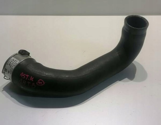 Шланг интеркуллера 39152773 OPEL