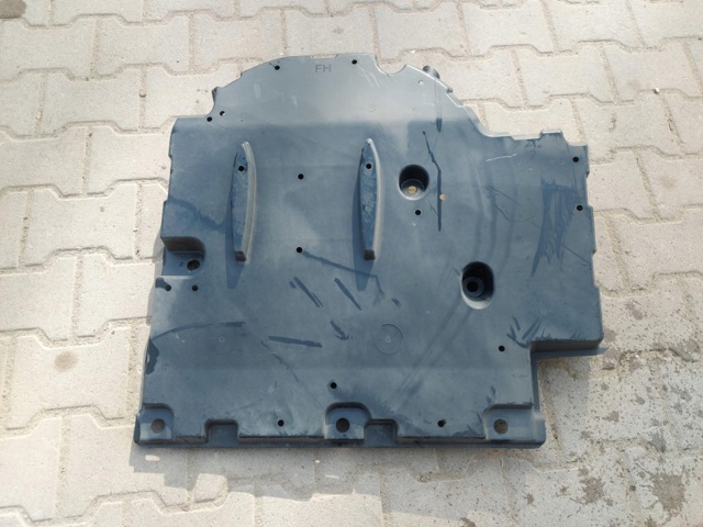 TOYOTA 584150D010 Защита днища задняя в наличии Кривой Рог